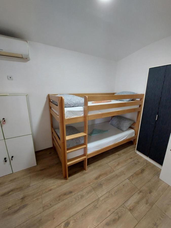 Hostel Inn Downtown Belgrade Exterior photo