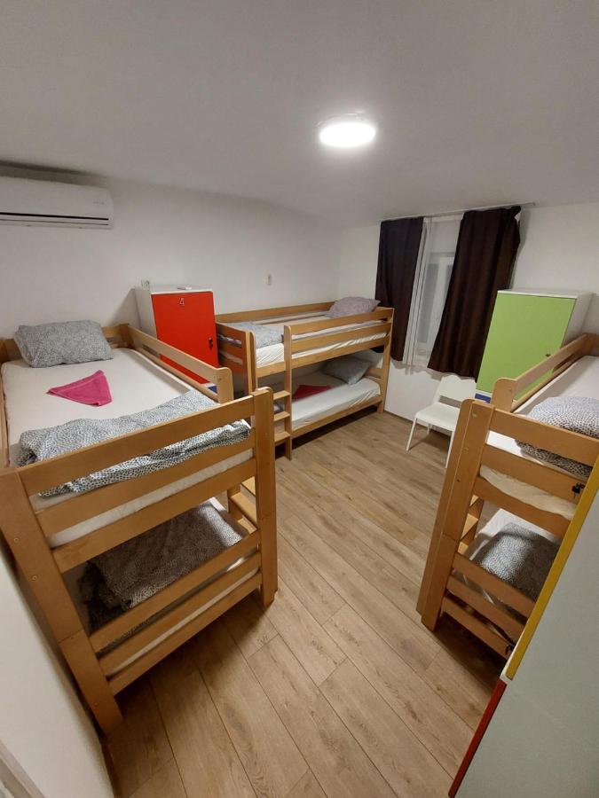 Hostel Inn Downtown Belgrade Exterior photo