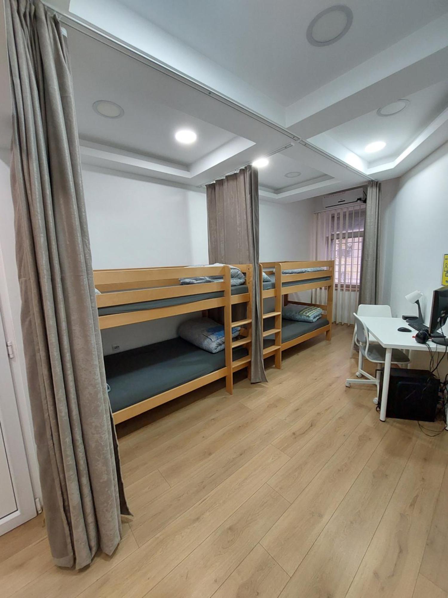 Hostel Inn Downtown Belgrade Exterior photo