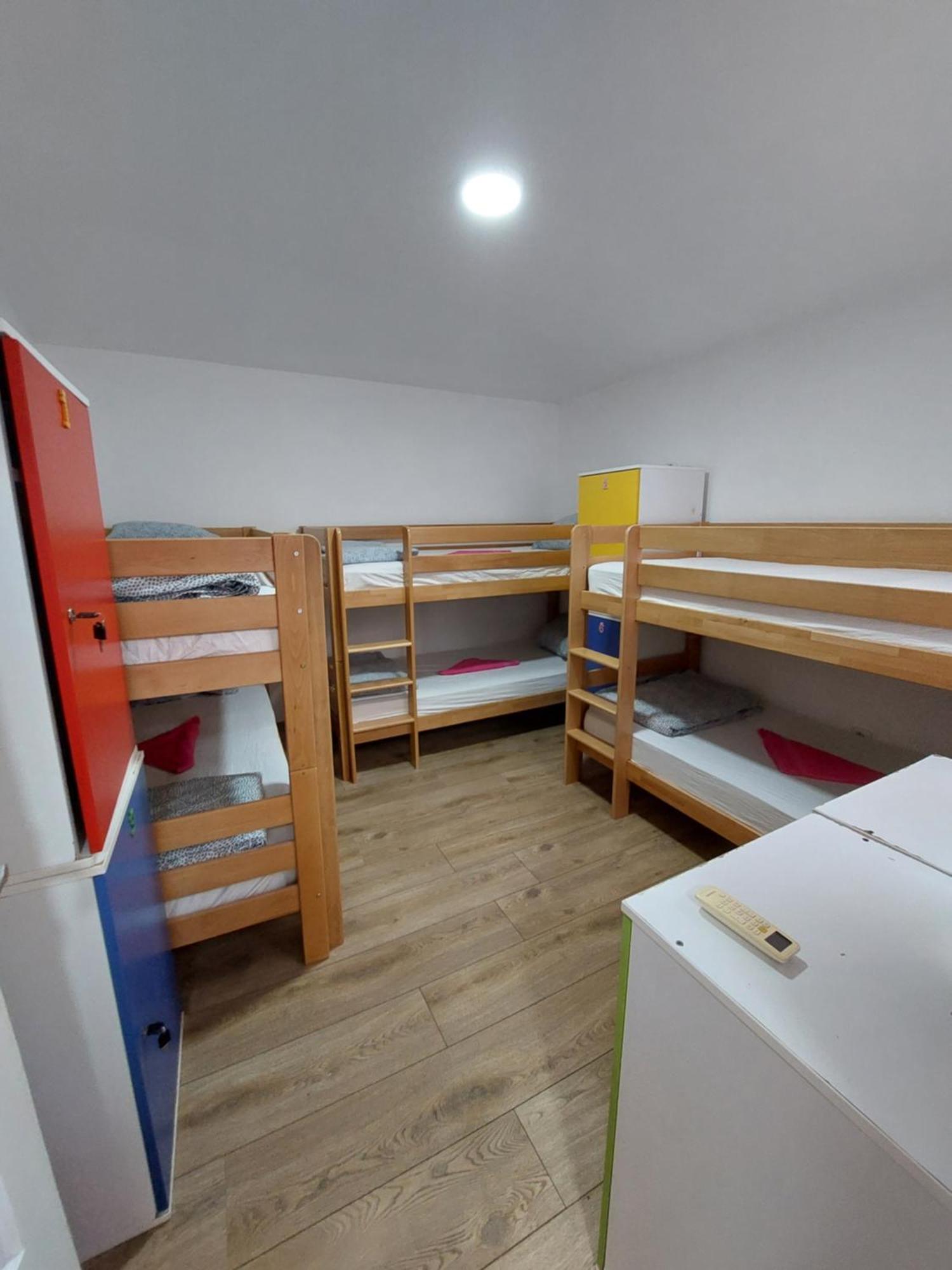 Hostel Inn Downtown Belgrade Exterior photo